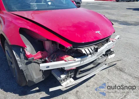 2021 Tesla Model 3 Long Range Dual Motor All-Wheel Drive z USA, uszkodzony, nr VIN 5YJ3E1EB8MF074403